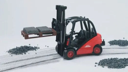 1:16 Linde H30D Forklift Truck c/w Pallet